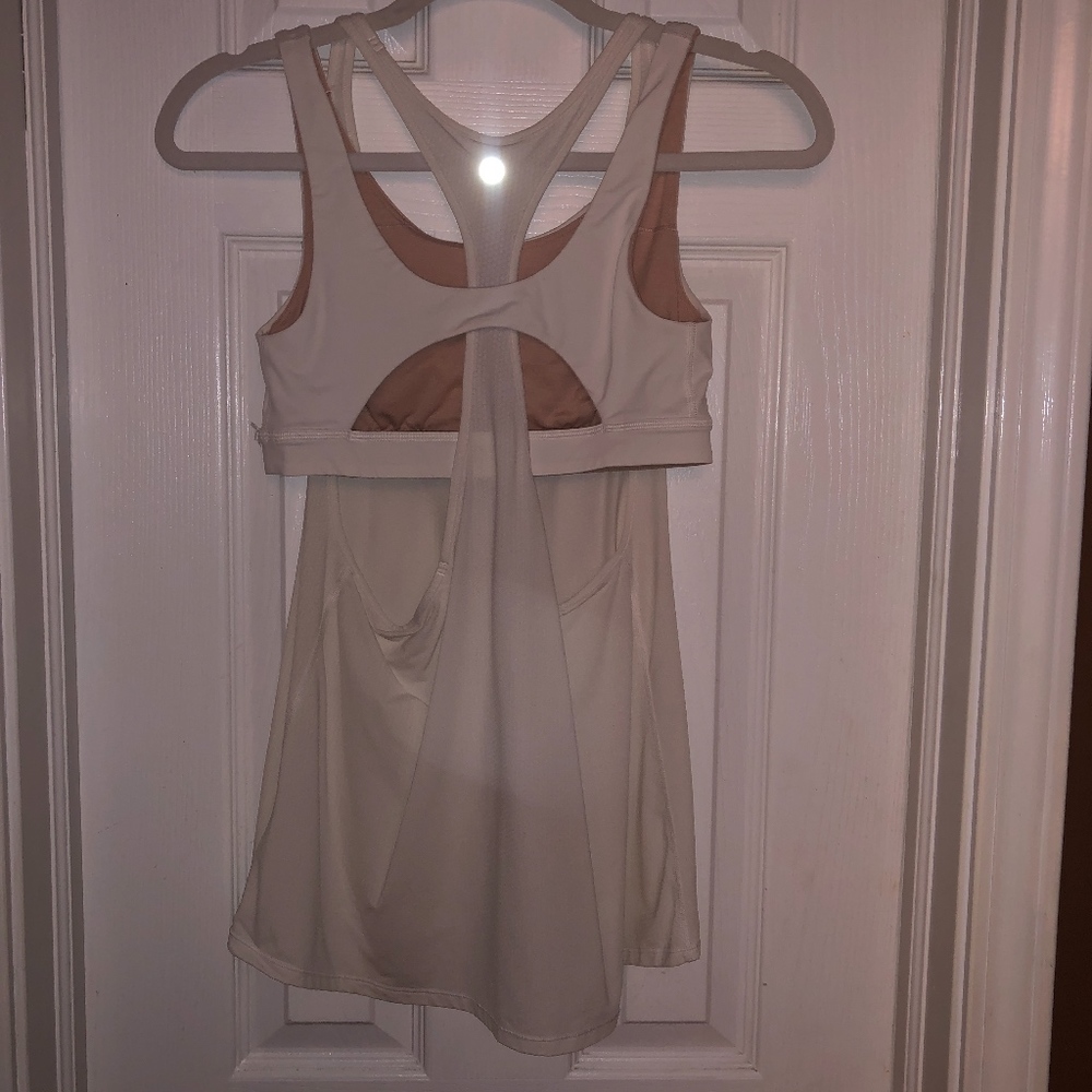 White Lululemon Tank Top With Bra - Picture 2 of 6
